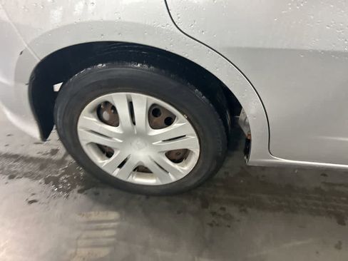 Used 2011 Honda Fit image 16