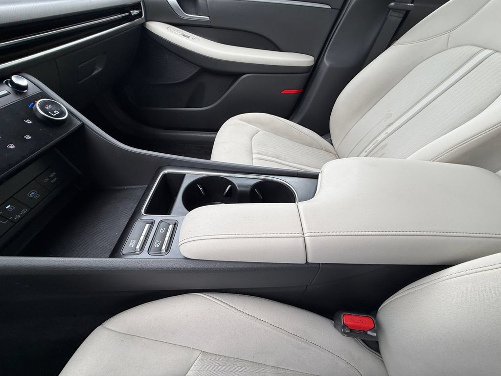 Used 2025 Hyundai Sonata SEL FWD image 31