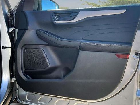 Certified 2022 Ford Escape SE w/ Cold Weather Package image 23