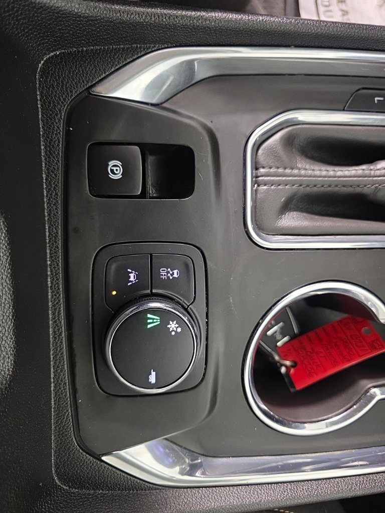 Used 2020 Chevrolet Traverse LT FWD image 22