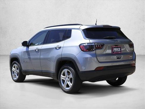 Used 2023 Jeep Compass Latitude w/ Convenience Group AWD/4WD image 7