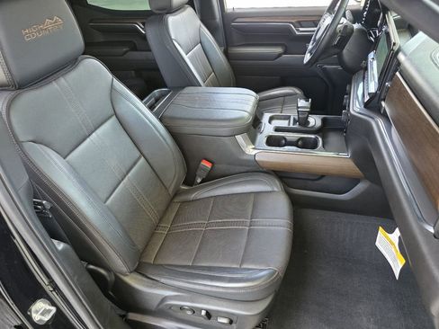 Used 2024 Chevrolet Silverado 1500 High Country w/ High Country Premium Package image 28