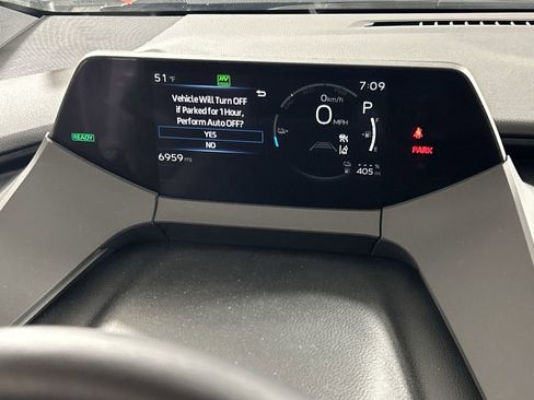 Used 2025 Toyota Prius Plug-In Hybrid image 14