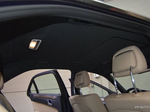 Used 2010 Mercedes-Benz E 350 4MATIC Sedan image 19