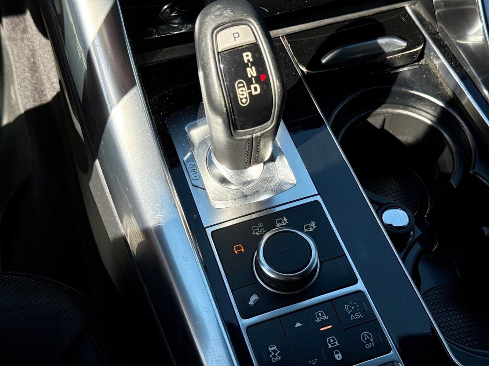 Used 2015 Land Rover Range Rover Sport HSE AWD/4WD image 32