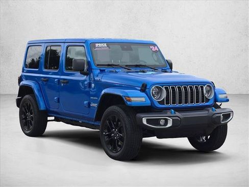 Used 2024 Jeep Wrangler Unlimited Sahara AWD/4WD image 3