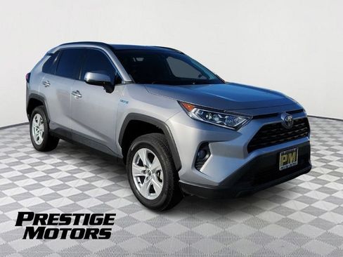 Used 2021 Toyota RAV4 XLE w/ Convenience Package AWD/4WD image 1