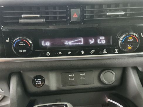 Used 2026 Nissan Rogue SL FWD image 23