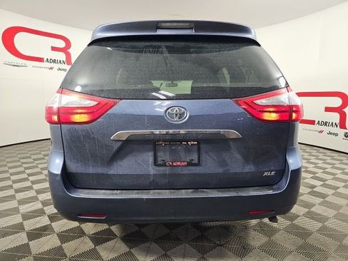 Used 2015 Toyota Sienna XLE image 6
