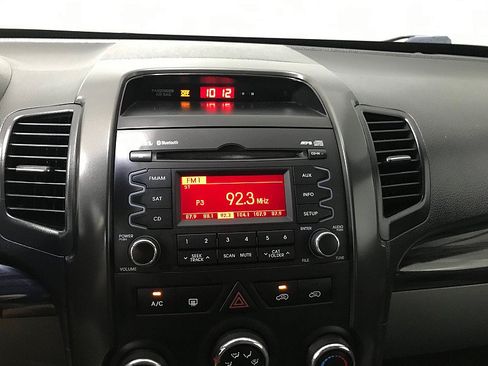 Used 2013 Kia Sorento LX FWD image 27