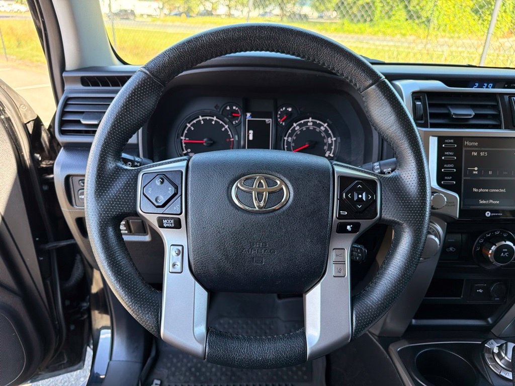 Used 2020 Toyota 4Runner SR5 AWD/4WD image 15