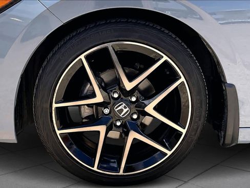 Used 2022 Honda Civic Sport Touring image 11