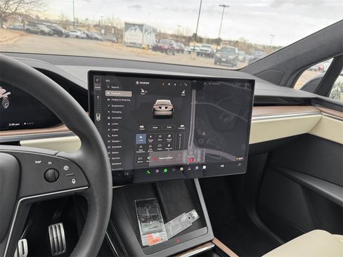Used 2023 Tesla Model X image 19