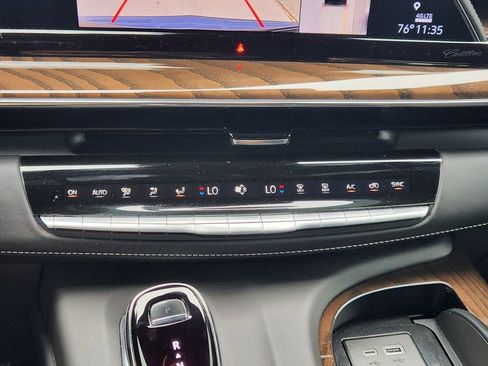 Used 2024 Cadillac Escalade ESV Sport Platinum w/ LPO, ONYX Package AWD/4WD image 18