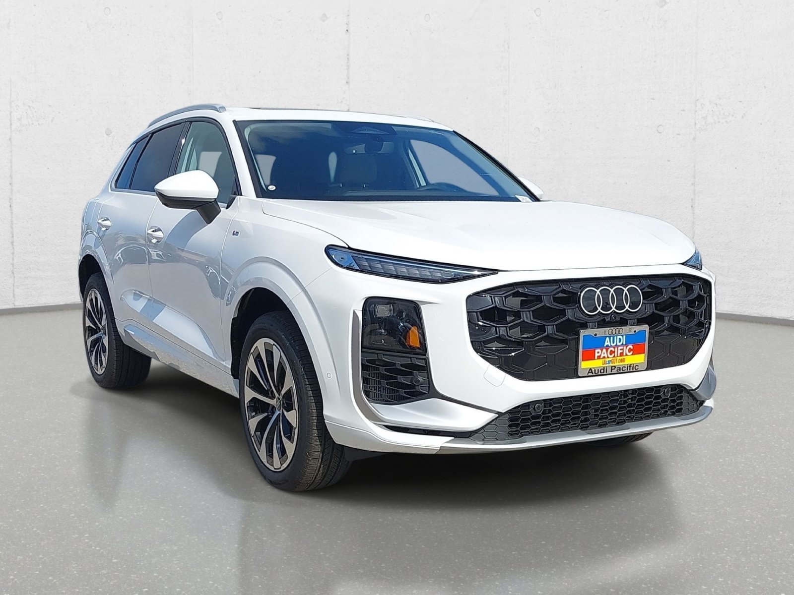 New 2026 Audi Q3 quattro 2.0T AWD/4WD image 3