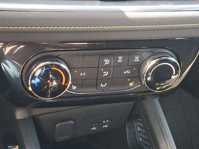 Used 2024 Chevrolet TrailBlazer ACTIV w/ Driver Confidence Package AWD/4WD image 17