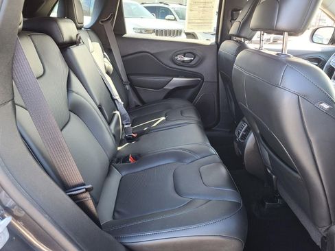 Used 2022 Jeep Cherokee Limited AWD/4WD image 18