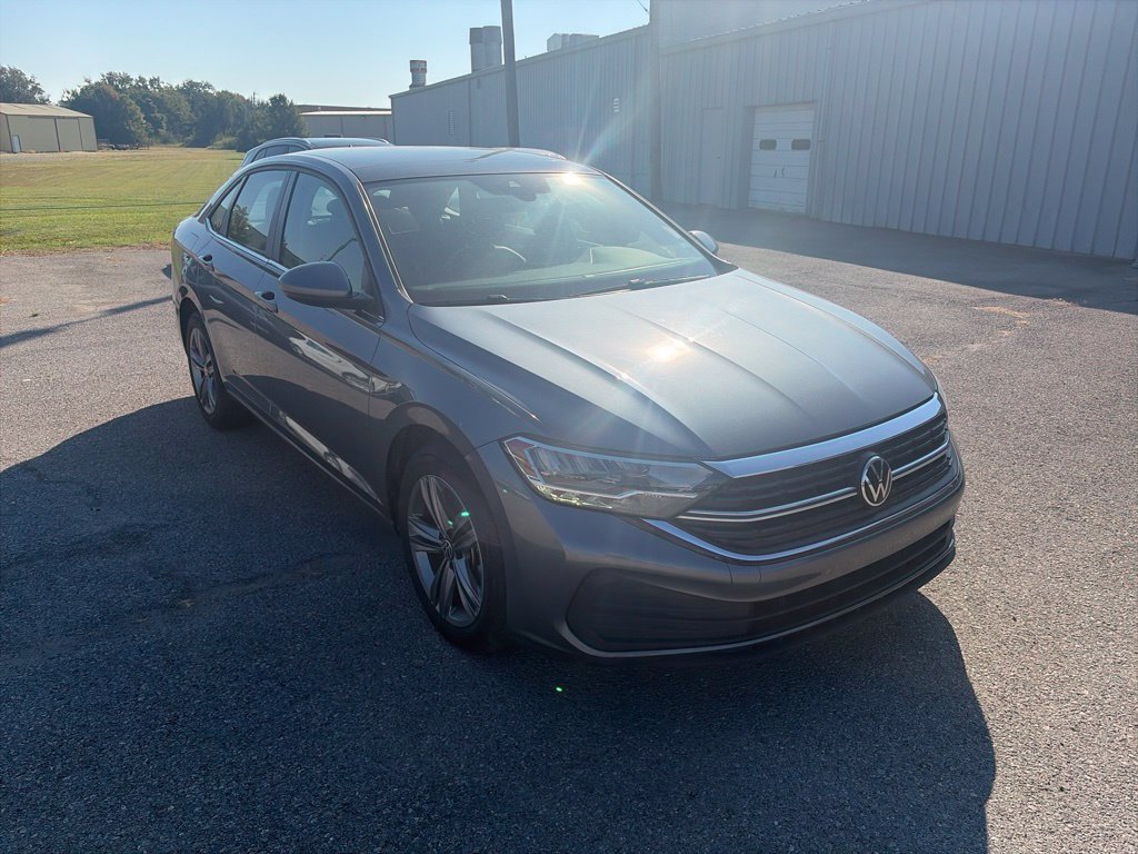Used 2024 Volkswagen Jetta SE FWD image 8