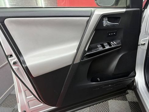 Used 2016 Toyota RAV4 Limited w/ Advanced Technology Package AWD/4WD image 7