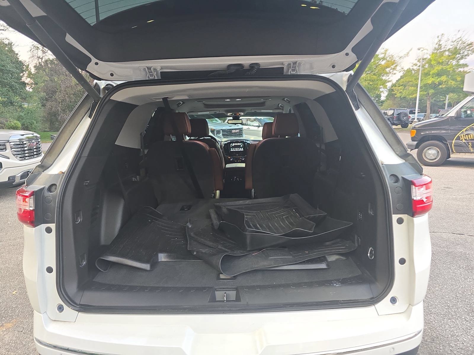 Used 2019 Chevrolet Traverse High Country AWD/4WD image 13