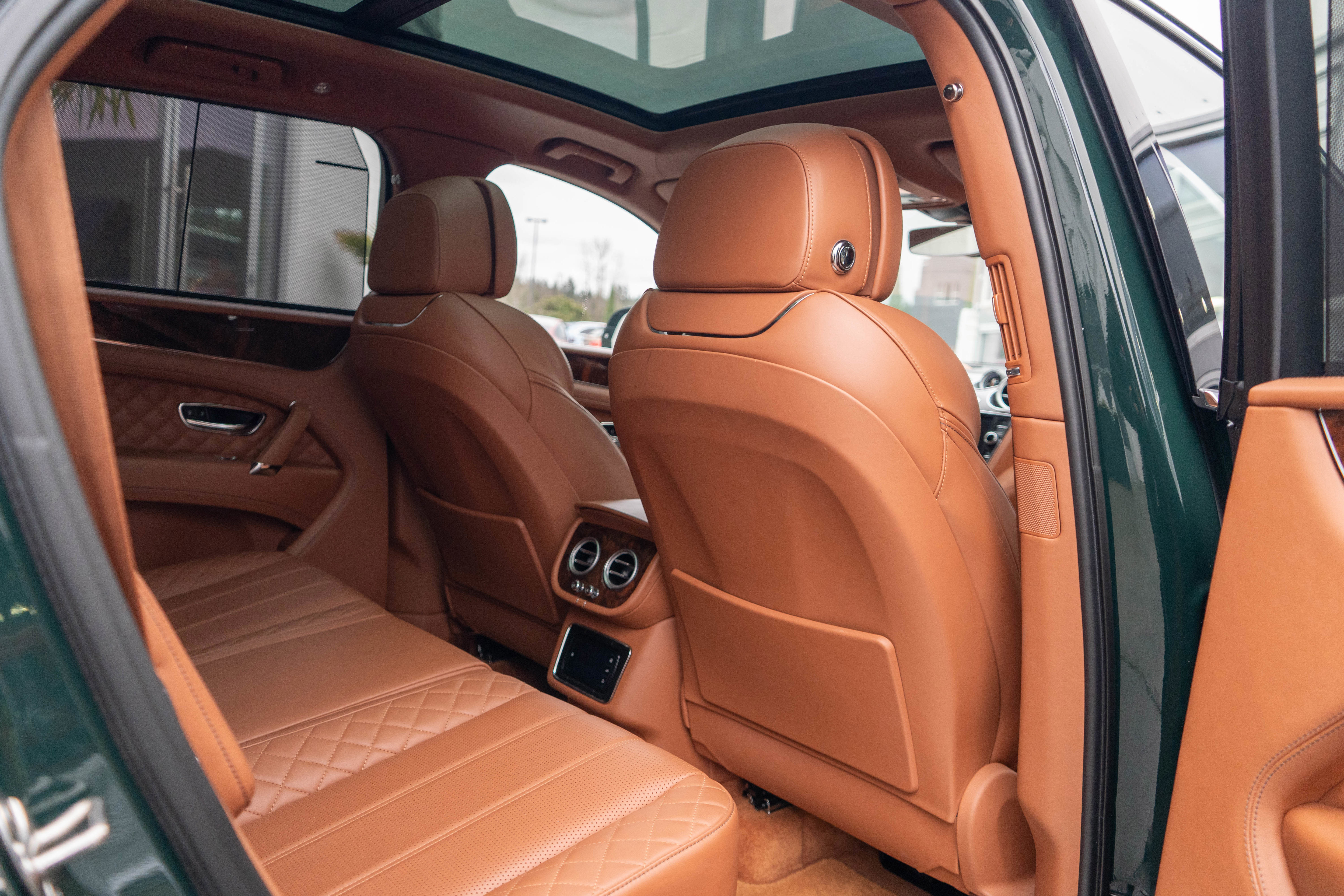 Used 2017 Bentley Bentayga AWD/4WD image 39