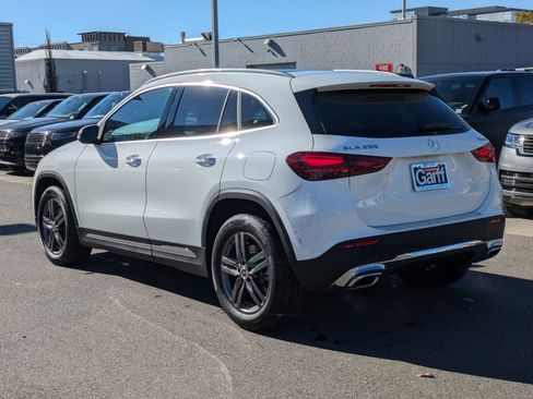 New 2025 Mercedes-Benz GLA 250 4MATIC image 5