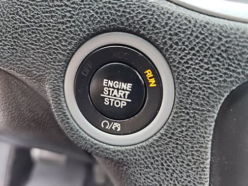 Used 2022 Dodge Charger SXT RWD image 28