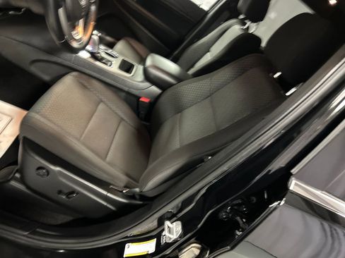 Used 2022 Jeep Grand Cherokee Laredo E image 12