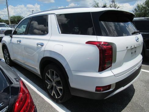 Used 2021 Hyundai Palisade SEL w/ Premium Package FWD image 3
