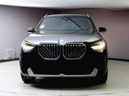 Used 2025 BMW X3 xDrive30i w/ Premium Package image 2