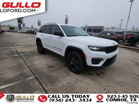 Used 2024 Jeep Grand Cherokee Limited w/ Luxury Tech Group II AWD/4WD image 2