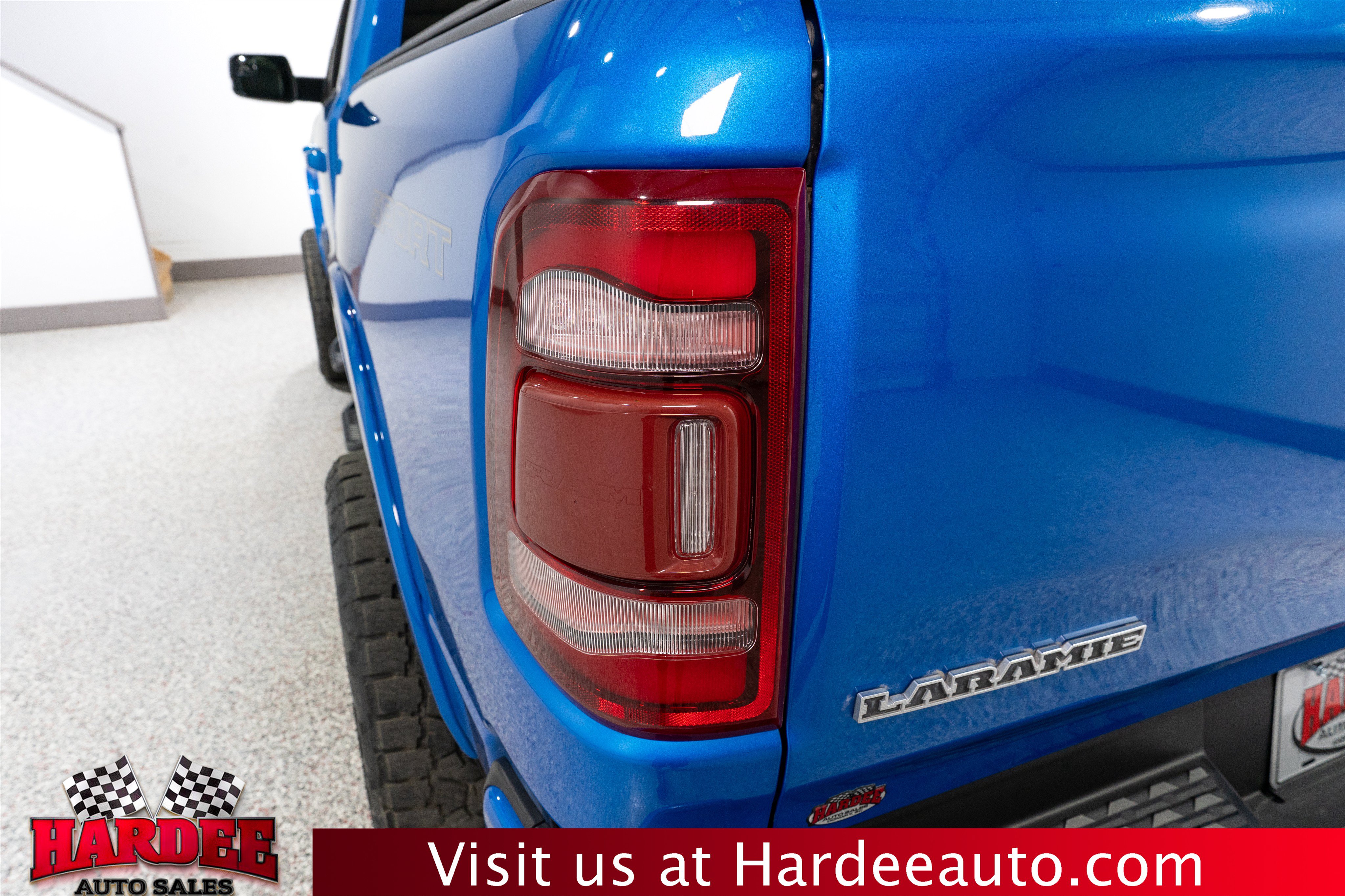 Used 2021 RAM 1500 Laramie AWD/4WD image 9