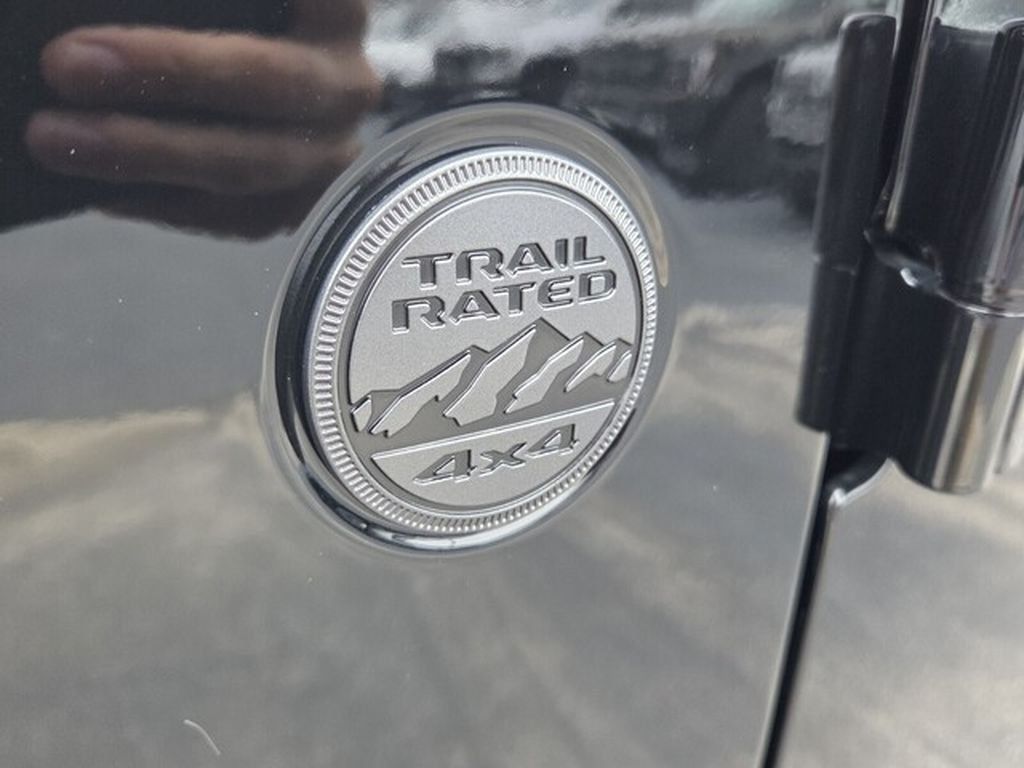 Used 2026 Jeep Wrangler Sport AWD/4WD image 16