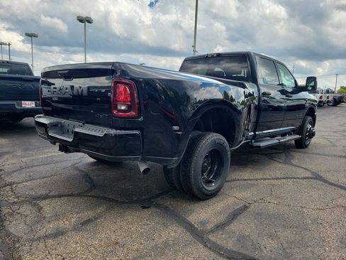 New 2026 RAM 3500 Big Horn AWD/4WD image 6