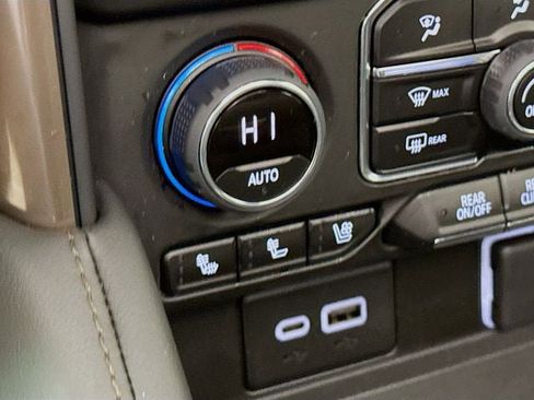 Used 2023 Chevrolet Tahoe High Country image 23