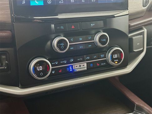 Used 2024 Ford Expedition Max Limited image 18