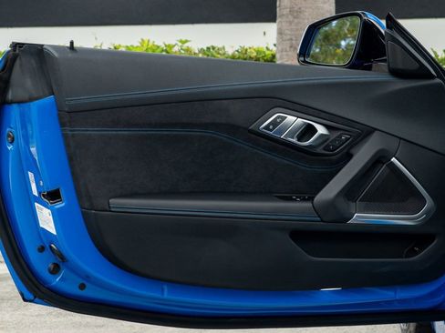 Used 2021 BMW Z4 sDrive30i w/ Premium Package image 26