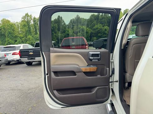 Used 2015 GMC Sierra 1500 SLT w/ SLT Preferred Package AWD/4WD image 11