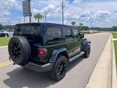 Certified 2025 Jeep Wrangler Unlimited Sahara AWD/4WD image 5