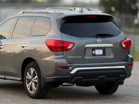 Used 2020 Nissan Pathfinder S image 16