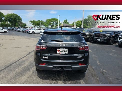 Used 2019 Jeep Compass Latitude w/ Cold Weather Group AWD/4WD image 7