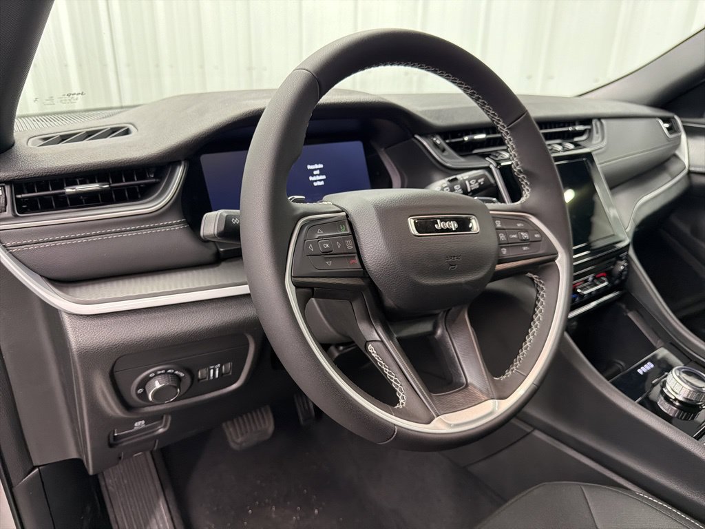 New 2026 Jeep Grand Cherokee Laredo RWD image 15