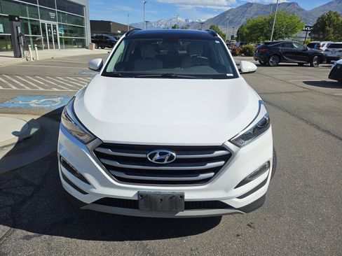 Used 2018 Hyundai Tucson Value AWD/4WD image 2