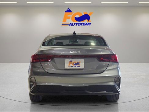 Used 2023 Kia Forte LXS image 8