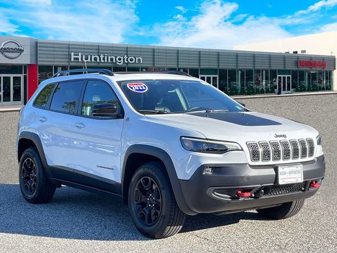 Used 2022 Jeep Cherokee Trailhawk w/ Sun, Sound & Nav Group AWD/4WD image 4