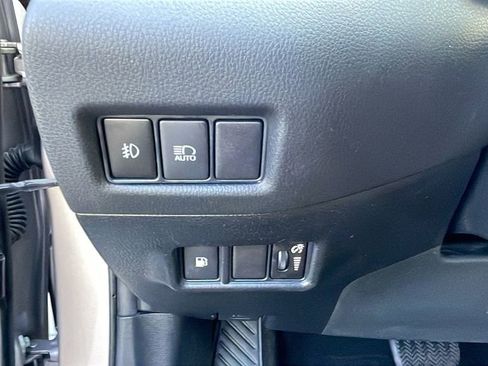 Used 2018 Toyota C-HR XLE image 27