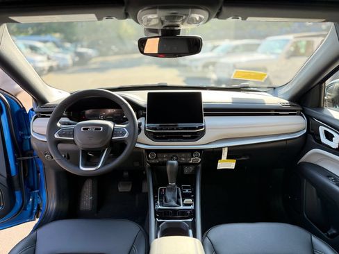 New 2026 Jeep Compass Limited w/ Sun, Sound & Navigation Group AWD/4WD image 7