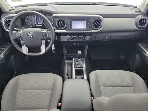 Used 2018 Toyota Tacoma SR5 RWD image 15