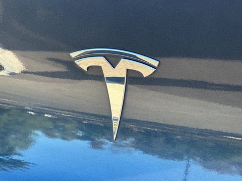 Used 2023 Tesla Model Y Long Range AWD/4WD image 36