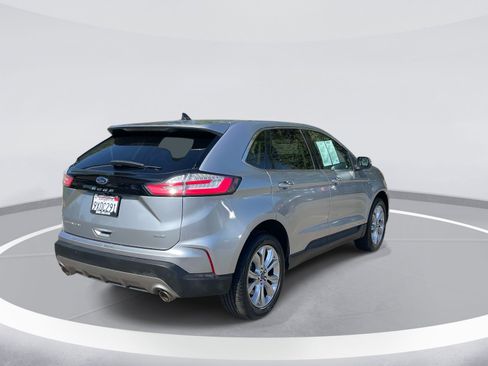 Used 2022 Ford Edge Titanium AWD/4WD image 4
